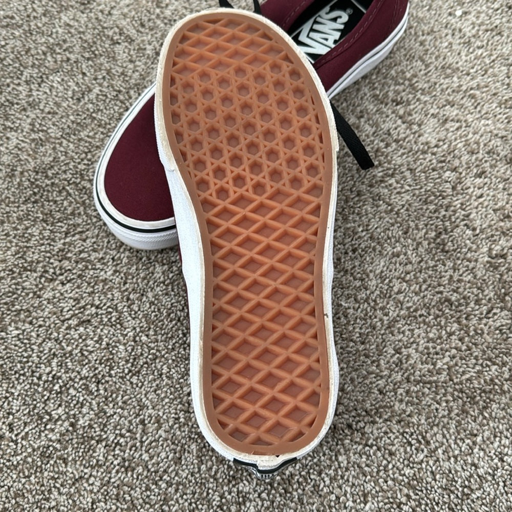 Vans - Picture 2 of 4